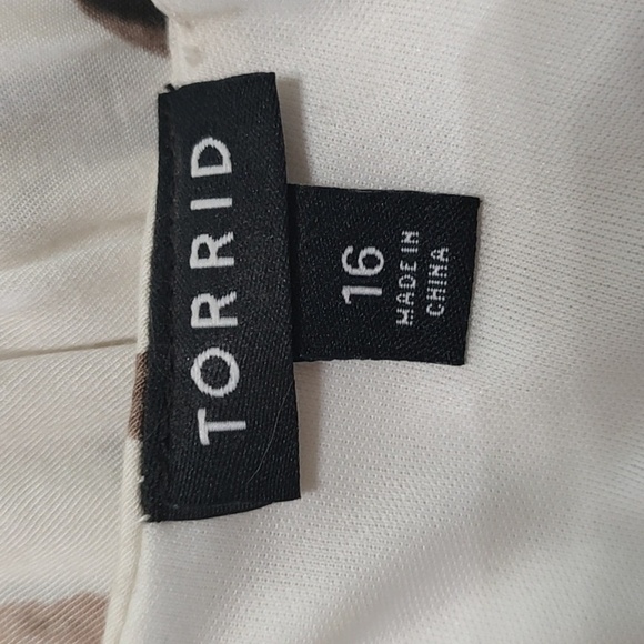 Torrid Womens White Floral Challis Overskirt Romper V-Neck Back Zip Size 16 - Picture 7 of 8